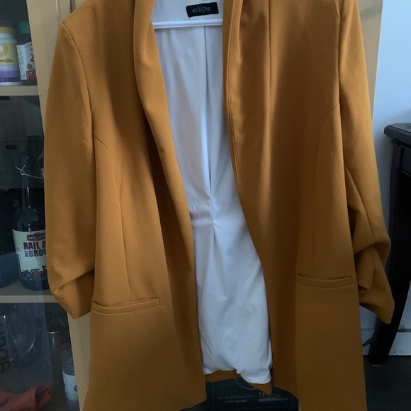 Mustard yellow blazer - Picture 2 of 6